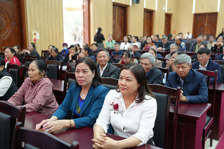 CỬ TRI ĐƠN VỊ BẦU CỬ SỐ 20 KỲ VỌNG VÀO CHƯƠNG TRÌNH HÀNH ĐỘNG CỦA CÁC ỨNG CỬ VIÊN ĐẠI BIỂU HĐND THÀNH PHỐ HÀ NỘI KHÓA XVII- Ảnh 5.