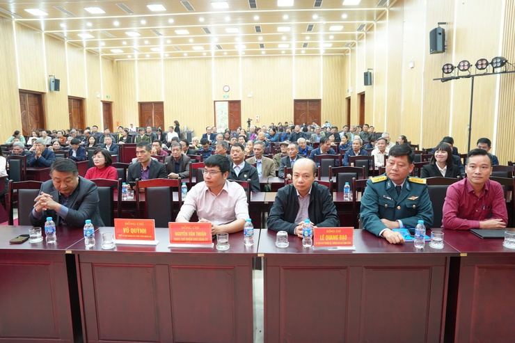 CỬ TRI ĐƠN VỊ BẦU CỬ SỐ 20 KỲ VỌNG VÀO CHƯƠNG TRÌNH HÀNH ĐỘNG CỦA CÁC ỨNG CỬ VIÊN ĐẠI BIỂU HĐND THÀNH PHỐ HÀ NỘI KHÓA XVII- Ảnh 3.