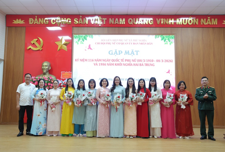 Chi hội Phụ nữ cơ quan Ủy ban nhân dân xã Phú Nghĩa tổ chức Gặp mặt kỷ niệm 116 ngày Quốc tế phụ nữ (08/3/1910 – 08/3/2026) và 1.986 năm khởi nghĩa Hai Bà Trưng- Ảnh 5.