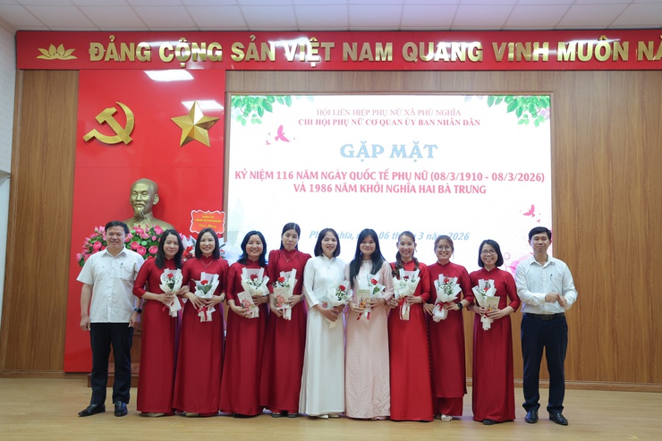 Chi hội Phụ nữ cơ quan Ủy ban nhân dân xã Phú Nghĩa tổ chức Gặp mặt kỷ niệm 116 ngày Quốc tế phụ nữ (08/3/1910 – 08/3/2026) và 1.986 năm khởi nghĩa Hai Bà Trưng- Ảnh 6.