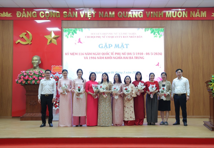 Chi hội Phụ nữ cơ quan Ủy ban nhân dân xã Phú Nghĩa tổ chức Gặp mặt kỷ niệm 116 ngày Quốc tế phụ nữ (08/3/1910 – 08/3/2026) và 1.986 năm khởi nghĩa Hai Bà Trưng- Ảnh 7.