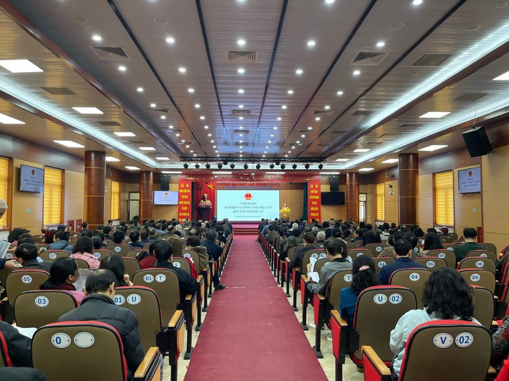 Phường Yên Hòa tập huấn nghiệp vụ công tác bầu cử cho các Tổ bầu cử- Ảnh 1.