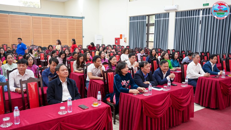 CHI HỘI PHỤ NỮ CÁC CƠ QUAN ĐẢNG PHỐI HỢP CHI HỘI PHỤ NỮ CƠ QUAN UBND XÃ HƯNG ĐẠO TỔ CHỨC MÍT TINH KỶ NIỆM NGÀY QUỐC TẾ PHỤ NỮ 8/3- Ảnh 1.