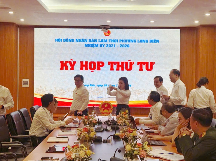 Hội đồng nhân dân lâm thời Phường Long Biên, nhiệm kỳ 2021-2026 kiện toàn công tác nhân sự tại kỳ họp thứ 4- Ảnh 2.
