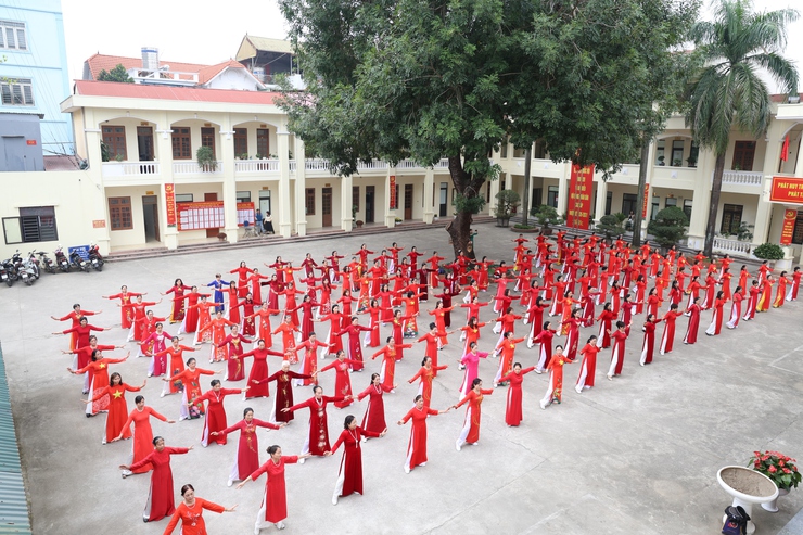 Hội LHPN phường Kiến Hưng long trọng tổ chức kỷ niệm 1986 năm Khởi nghĩa Hai Bà Trưng và 116  năm ngày Quốc tế Phụ nữ 8/3- Ảnh 11.