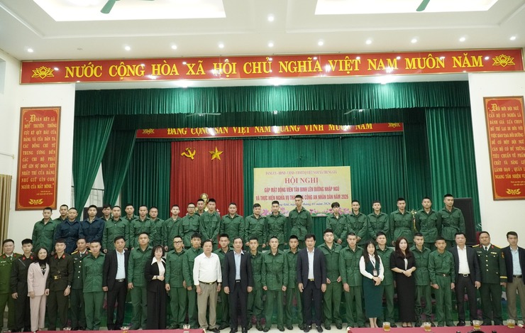 PHÁT HUY TRUYỀN THỐNG CÁCH MẠNG: THANH NIÊN XÃ TRUNG GIÃ HĂNG HÁI LÊN ĐƯỜNG TÒNG QUÂN- Ảnh 1.