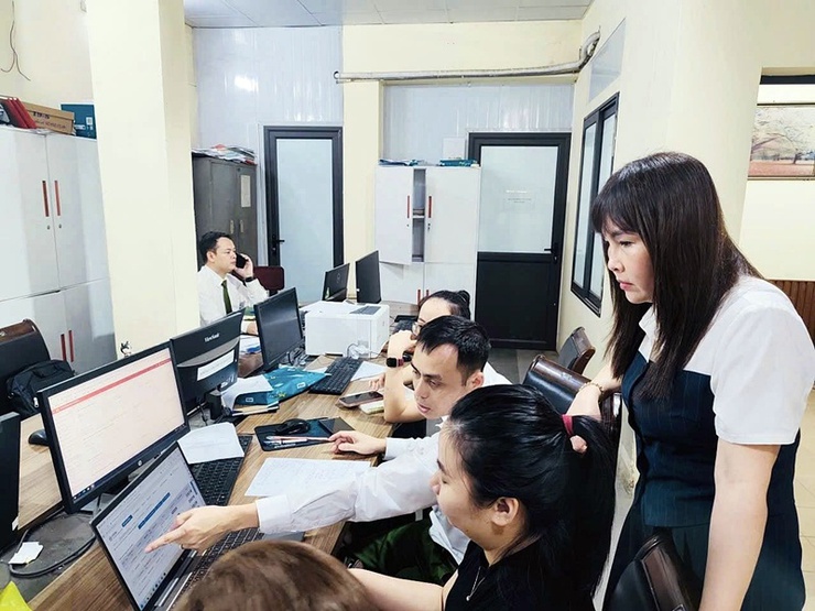 Trạm Y tế xã Xuân Mai triển khai đợt cao điểm chiến dịch 90 ngày chuẩn hoá dữ liệu hồ sơ sức khoẻ điện tử- Ảnh 5.