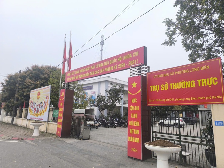 Long Biên đẩy mạnh tuyên truyền, cổ động trực quan hướng tới ngày bẩu cử 15/3/2026- Ảnh 1.