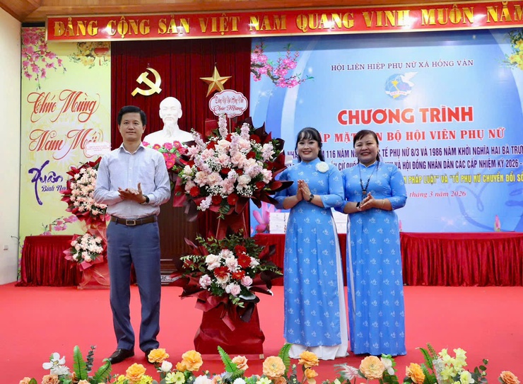 Hội Phụ nữ xã Hồng Vân gặp mặt kỷ niệm Ngày Quốc tế Phụ nữ 8/3 - Ảnh 1.