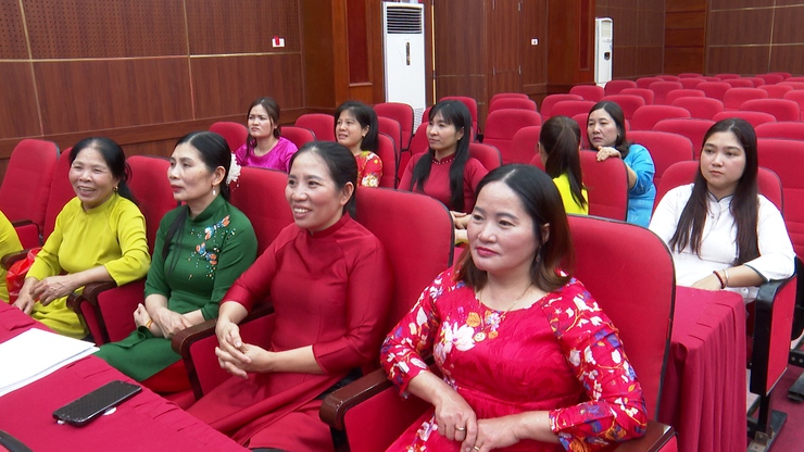 Xã Phú Xuyên tổ chức hội nghị kỷ niệm Ngày Quốc tế Phụ nữ 8/3 và nói chuyện chuyên đề về vai trò phụ nữ trong bầu cử- Ảnh 8.