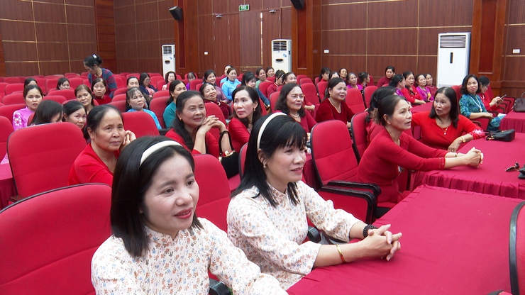 Xã Phú Xuyên tổ chức hội nghị kỷ niệm Ngày Quốc tế Phụ nữ 8/3 và nói chuyện chuyên đề về vai trò phụ nữ trong bầu cử- Ảnh 7.
