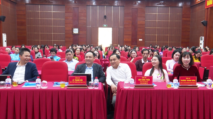 Xã Phú Xuyên tổ chức hội nghị kỷ niệm Ngày Quốc tế Phụ nữ 8/3 và nói chuyện chuyên đề về vai trò phụ nữ trong bầu cử- Ảnh 5.