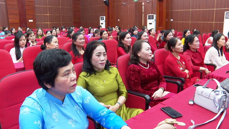 Xã Phú Xuyên tổ chức hội nghị kỷ niệm Ngày Quốc tế Phụ nữ 8/3 và nói chuyện chuyên đề về vai trò phụ nữ trong bầu cử- Ảnh 6.