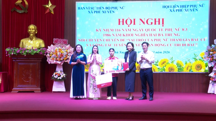 Xã Phú Xuyên tổ chức hội nghị kỷ niệm Ngày Quốc tế Phụ nữ 8/3 và nói chuyện chuyên đề về vai trò phụ nữ trong bầu cử- Ảnh 13.