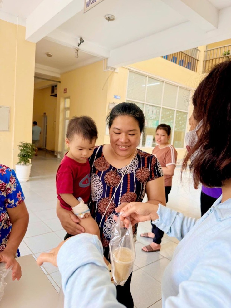 CÂU LẠC BỘ THIỆN NGUYỆN LÀNG THƯ TRAI – LAN TOẢ NHỮNG NGHĨA CỬ CAO ĐẸP TRONG CỘNG ĐỒNG- Ảnh 3.