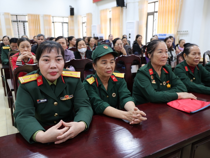 Hội nghị tiếp xúc cử tri với những người ứng cử đại biểu HĐND xã Tam Hưng tại đơn vị bầu cử số 6- Ảnh 3.