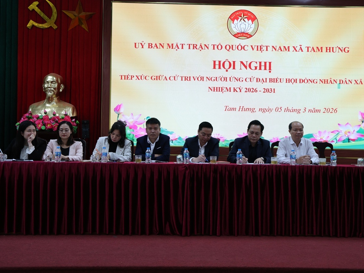 Hội nghị tiếp xúc cử tri với những người ứng cử đại biểu HĐND xã Tam Hưng tại đơn vị bầu cử số 6- Ảnh 1.