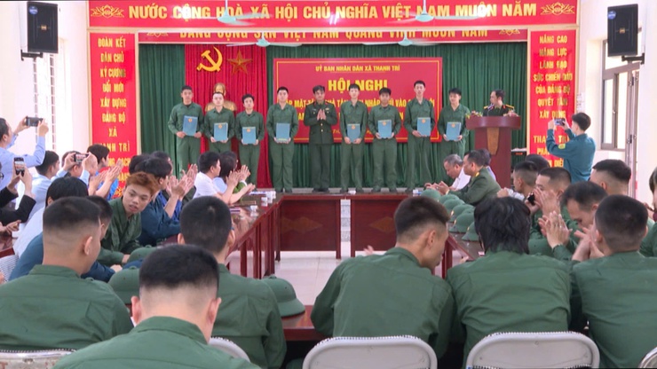 Xã Thanh Trì: Hội nghị gặp mặt, động viên và tặng quà công dân lên đường nhập ngũ thực hiện nghĩa vụ năm 2026- Ảnh 9.