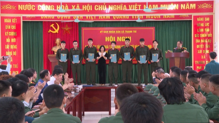 Xã Thanh Trì: Hội nghị gặp mặt, động viên và tặng quà công dân lên đường nhập ngũ thực hiện nghĩa vụ năm 2026- Ảnh 8.