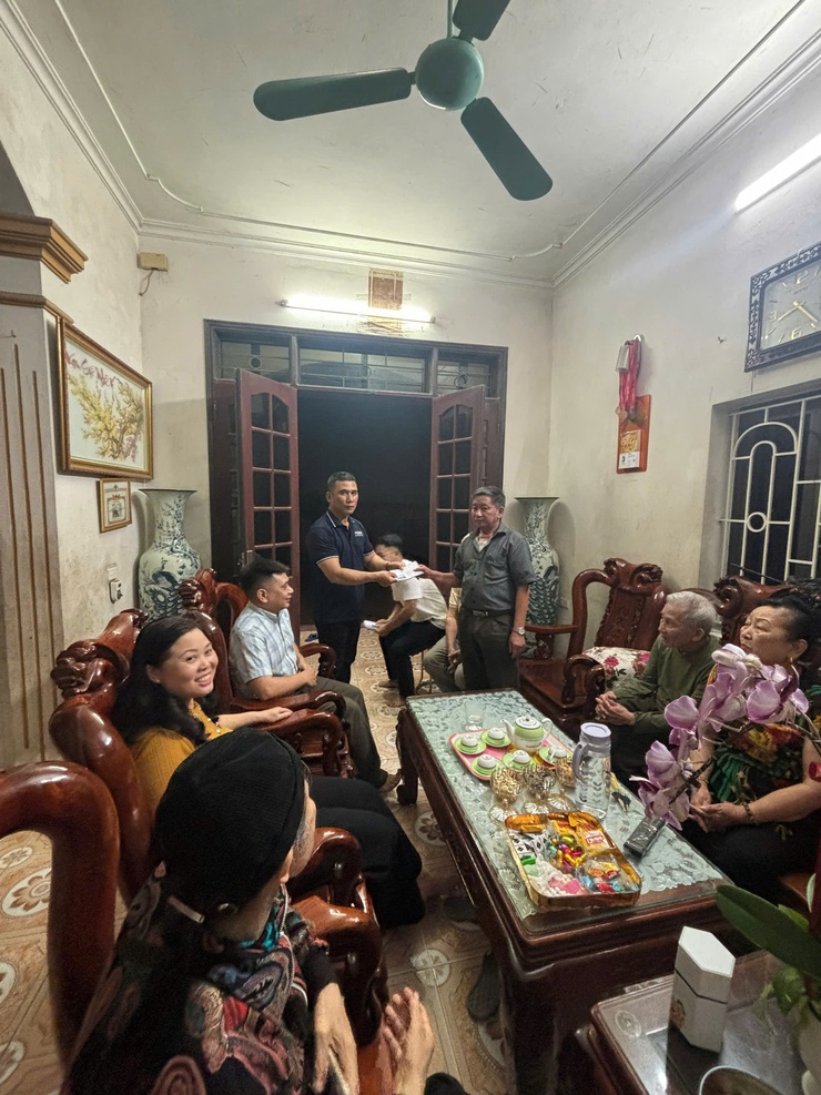 Thôn Cổ Điển A và thôn Cổ Điển B: Thăm hỏi, tặng quà động viên tân binh lên đường nhập ngũ năm 2026- Ảnh 6.