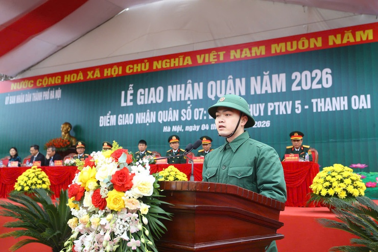 Hơn 700 tân binh tại Điểm giao nhận quân số 7 chính thức bước qua "cổng vinh quang"- Ảnh 2.