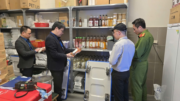 Phường Long Biên tập trung tháo gỡ 5 “điểm nghẽn” trong quản lý đô thị- Ảnh 3.