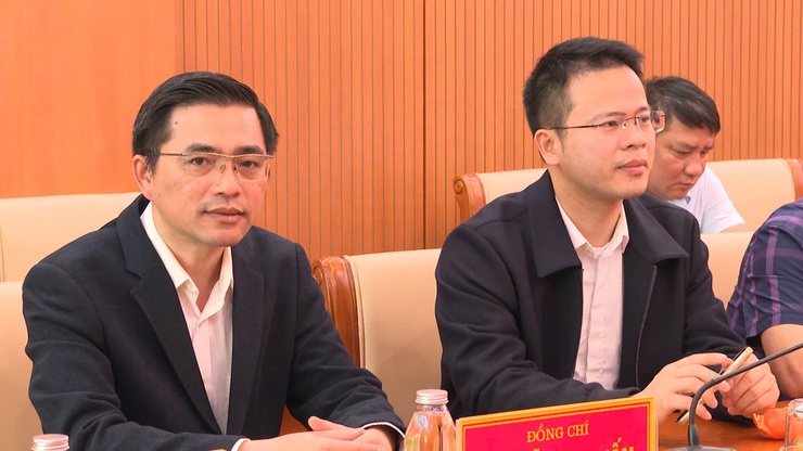 Thanh Trì tôn vinh nữ cán bộ, viên chức, LĐHĐ nhân kỷ niệm 116 năm Ngày 8/3- Ảnh 2.