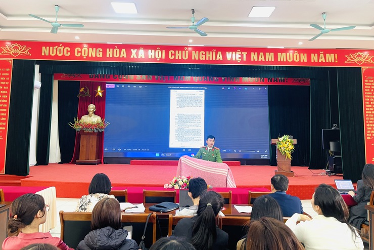 UBBC xã Thiên Lộc - Công an xã tuyên truyền, phổ biến kiến thức pháp luật về PCCC & CNCH tại các điểm bầu cử- Ảnh 5.