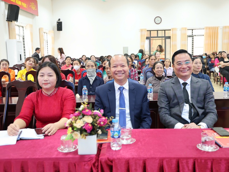 Xã Tam Hưng kỷ niệm 116 năm Ngày Quốc tế Phụ nữ 8/3, tôn vinh vai trò phụ nữ trong xây dựng quê hương- Ảnh 3.