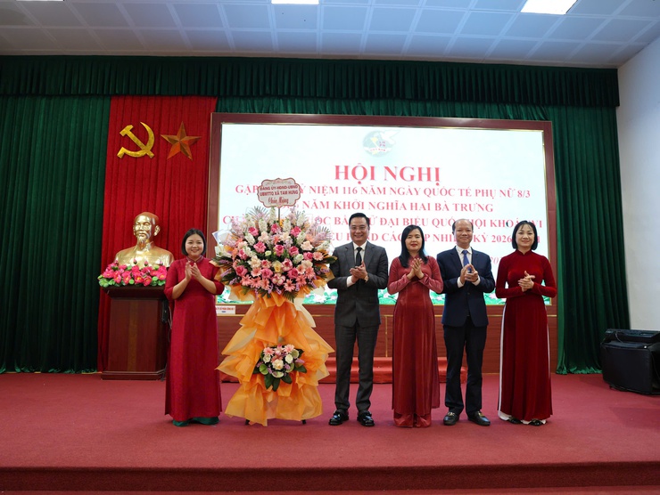 Xã Tam Hưng kỷ niệm 116 năm Ngày Quốc tế Phụ nữ 8/3, tôn vinh vai trò phụ nữ trong xây dựng quê hương- Ảnh 1.