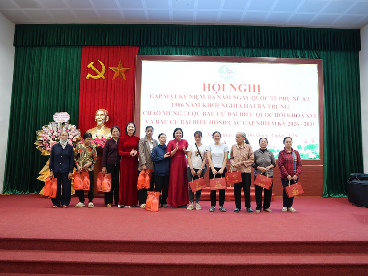 Xã Tam Hưng kỷ niệm 116 năm Ngày Quốc tế Phụ nữ 8/3, tôn vinh vai trò phụ nữ trong xây dựng quê hương- Ảnh 6.