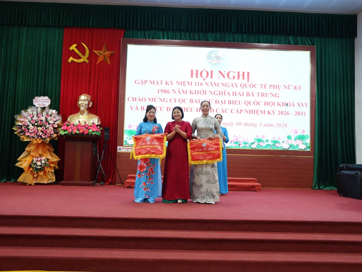 Xã Tam Hưng kỷ niệm 116 năm Ngày Quốc tế Phụ nữ 8/3, tôn vinh vai trò phụ nữ trong xây dựng quê hương- Ảnh 8.