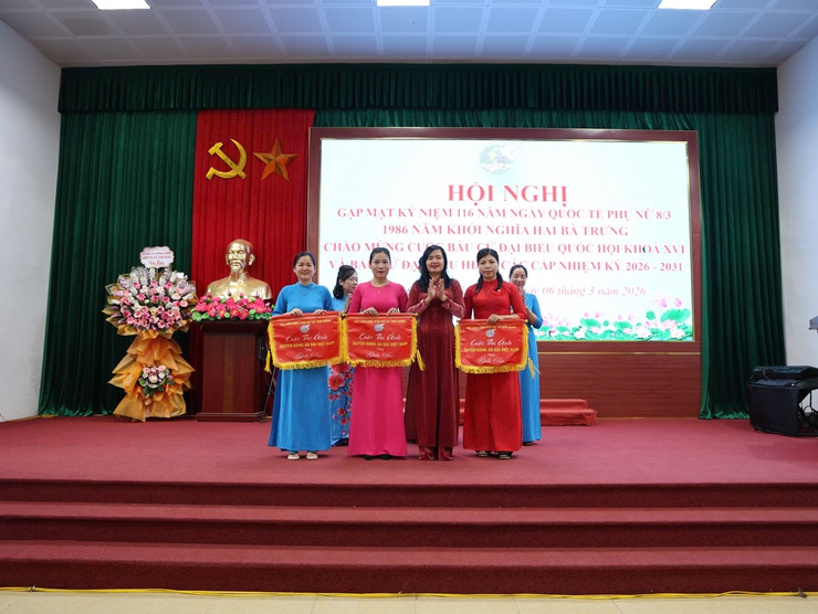 Xã Tam Hưng kỷ niệm 116 năm Ngày Quốc tế Phụ nữ 8/3, tôn vinh vai trò phụ nữ trong xây dựng quê hương- Ảnh 9.