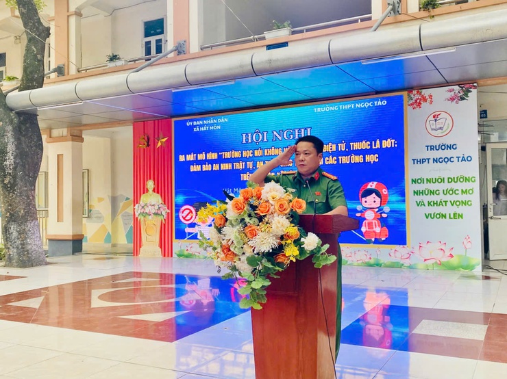 Hát Môn: Ra mắt mô hình “Trường học nói không với thuốc lá điện tử, thuốc lá đốt; đảm bảo an ninh trật tự, an toàn giao thông trong trường học”- Ảnh 1.