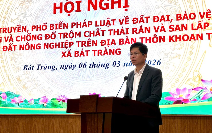 Bát Tràng tuyên truyền pháp luật cá biệt về đất đai, bảo vệ môi trường tại thôn Khoan Tế- Ảnh 3.