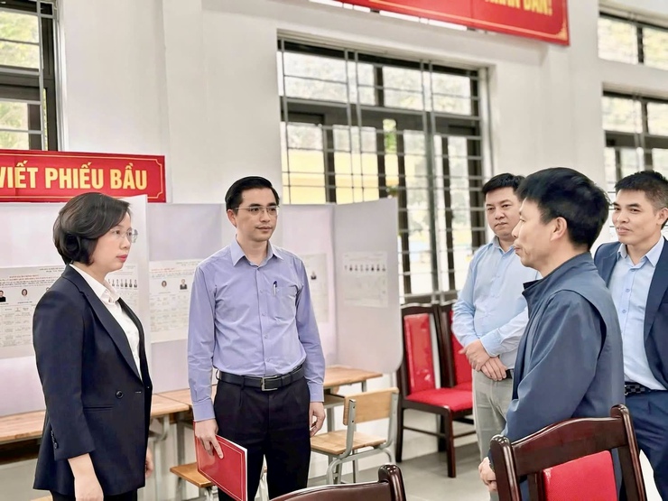 Chủ tịch Uỷ ban MTTQ thành phố Hà Nội kiểm tra công tác chuẩn bị bầu cử tại 5 xã, phường: Nam Phù, Thanh Trì, Ngọc Hồi, Đại Thanh, Thanh Liệt.- Ảnh 2.