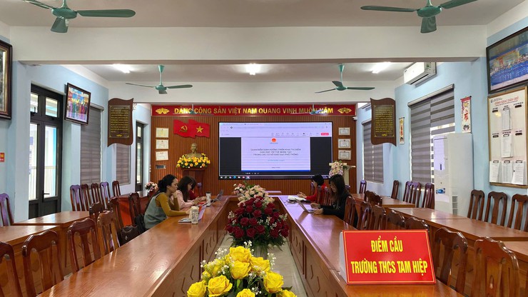 Ngành giáo dục xã Đại Thanh dự hội nghị tập huấn triển khai thí điểm nội dung giáo dục trí tuệ nhân tạo (AI).- Ảnh 3.