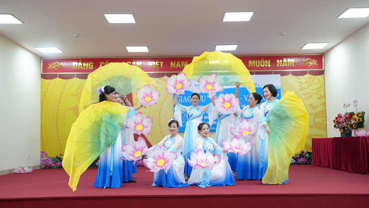 Phụ nữ phường Yên Nghĩa giao lưu “Văn hóa – Văn nghệ” chào mừng Ngày Quốc tế Phụ nữ 8/3 và cuộc bầu cử đại biểu Quốc hội, HĐND các cấp- Ảnh 3.