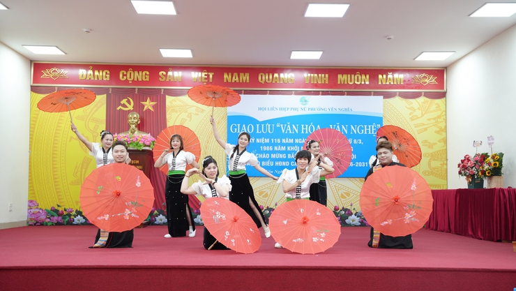 Phụ nữ phường Yên Nghĩa giao lưu “Văn hóa – Văn nghệ” chào mừng Ngày Quốc tế Phụ nữ 8/3 và cuộc bầu cử đại biểu Quốc hội, HĐND các cấp- Ảnh 4.