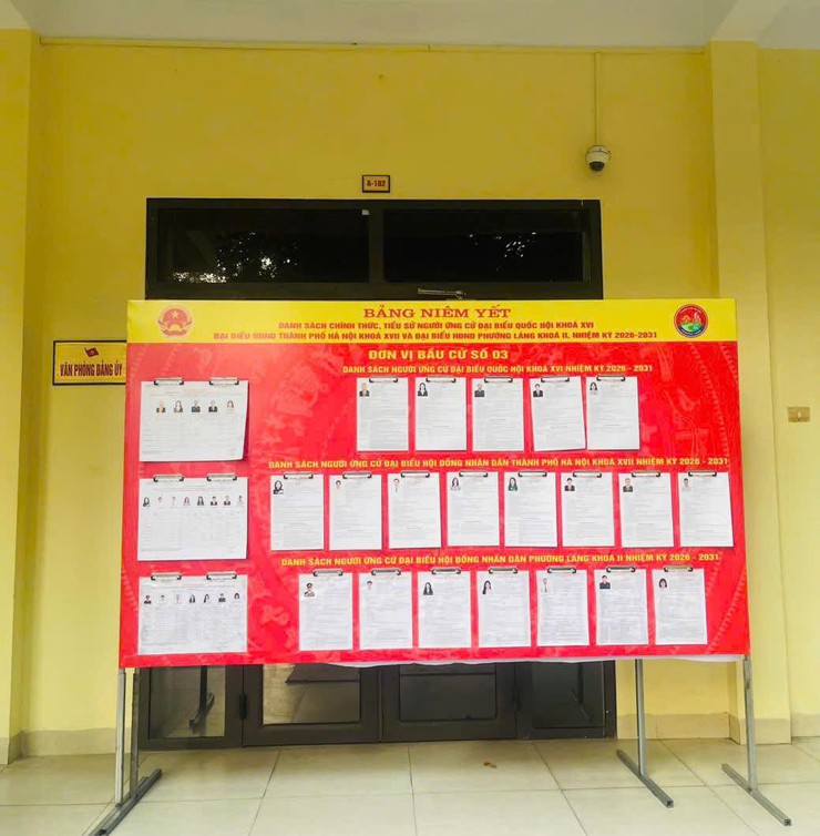 PHƯỜNG LÁNG TÍCH CỰC TRIỂN KHAI CÔNG TÁC TUYÊN TRUYỀN, TRANG TRÍ VÀ ỨNG DỤNG CHUYỂN ĐỔI SỐ PHỤC VỤ BẦU CỬ ĐẠI BIỂU QUỐC HỘI KHÓA XVI VÀ ĐẠI BIỂU HỘI ĐỒNG NHÂN DÂN CÁC CẤP NHIỆM KỲ 2026-2031- Ảnh 7.