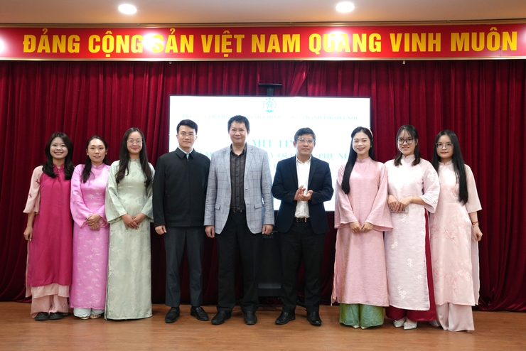 Lan tỏa tinh thần đoàn kết tại Trung tâm Phục vụ hành chính công Hà Nội nhân Ngày Quốc tế Phụ nữ 8/3- Ảnh 5.