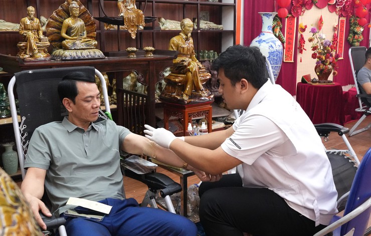 "Xuân hồng trên quê gốm": Lan tỏa những giọt máu nghĩa tình đầu xuân- Ảnh 4.