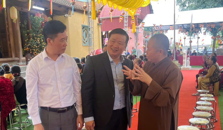  LÃNH ĐẠO XÃ DÂN HÒA THĂM CHÙA THẮNG PHÚC, CHÚC MỪNG NHÀ CHÙA TRƯỚC NGÀY KHÁNH THÀNH - Ảnh 2.