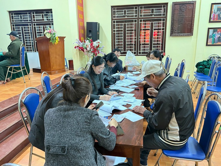 Chương Dương khẩn trương hoàn thiện thẻ cử tri phục vụ ngày bầu cử- Ảnh 2.