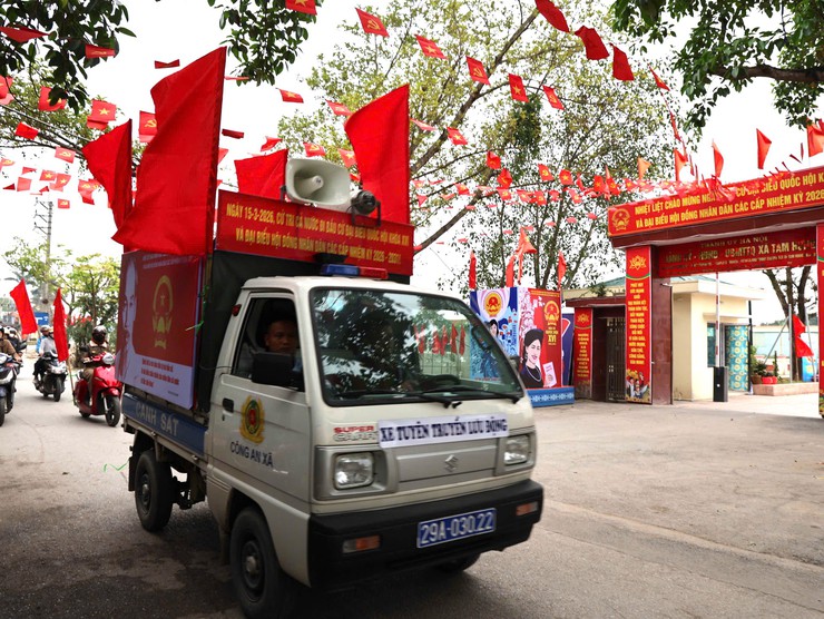 Xã Tam Hưng ra quân tuyên truyền lưu động về bầu cử- Ảnh 4.
