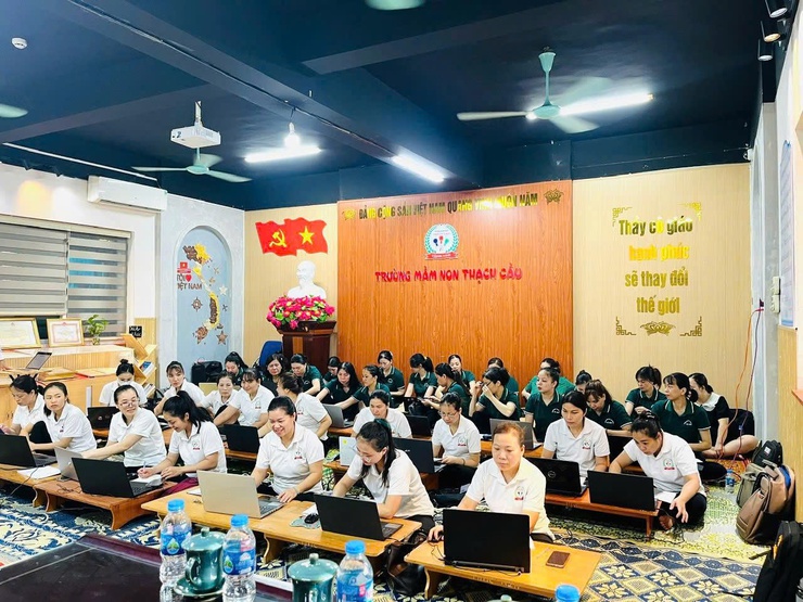 Trường Mầm non Thạch Cầu đẩy mạnh chuyển đổi số trong quản lý, dạy và học- Ảnh 1.