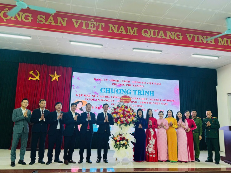 Phường Phú Lương chúc mừng ngày Quốc tế Phụ nữ 8/3- Ảnh 4.