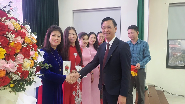 Phường Phú Lương chúc mừng ngày Quốc tế Phụ nữ 8/3- Ảnh 3.