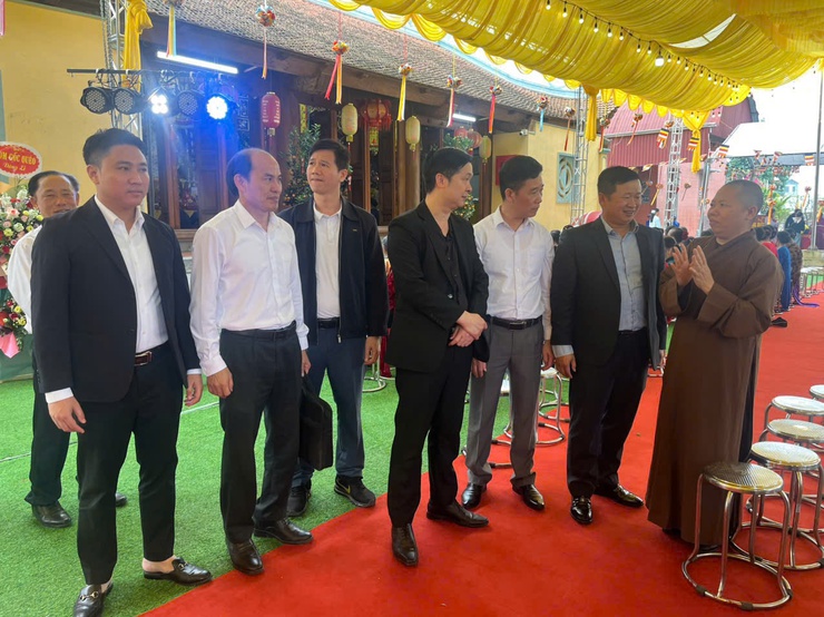  LÃNH ĐẠO XÃ DÂN HÒA THĂM CHÙA THẮNG PHÚC, CHÚC MỪNG NHÀ CHÙA TRƯỚC NGÀY KHÁNH THÀNH - Ảnh 1.