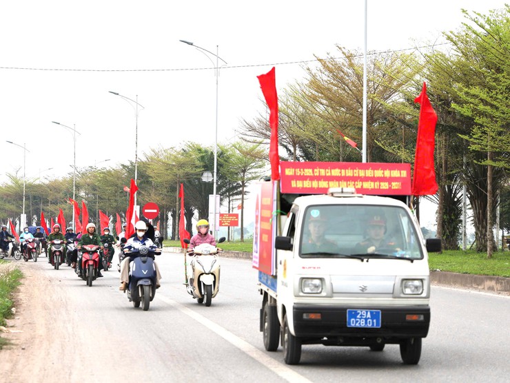 Xã Tam Hưng ra quân tuyên truyền lưu động về bầu cử- Ảnh 6.